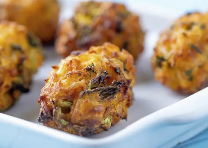 Bolinho de Arroz Integral com Frutas Secas: Uma Explosão de Sabor e Nutrição