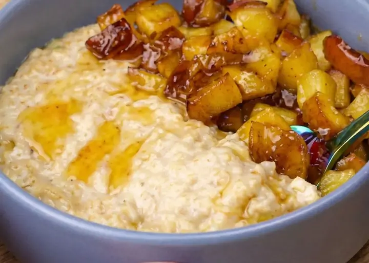 Mingau de Aveia com Maçã Caramelizada e Leite de Coco: Um Despertar Nutritivo e Saboroso