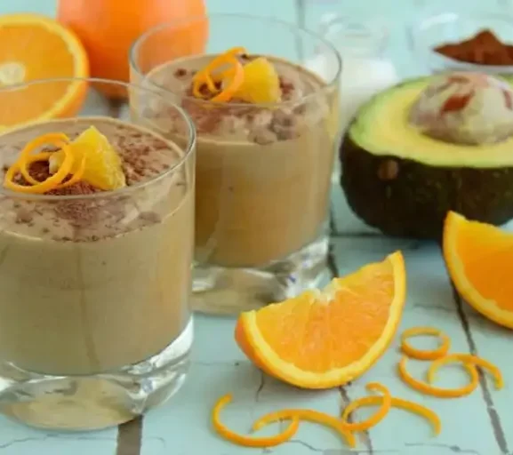 Mousse de Abacate com Cacau e Laranja