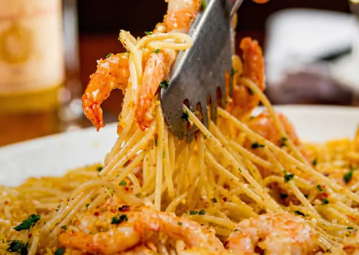 Espaguete com Camarão Scampi Fit e Saudável