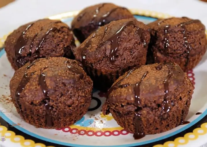 ✨ Bolinho de Chocolate Saudável e Proteico – Fácil e Rápido! ✨