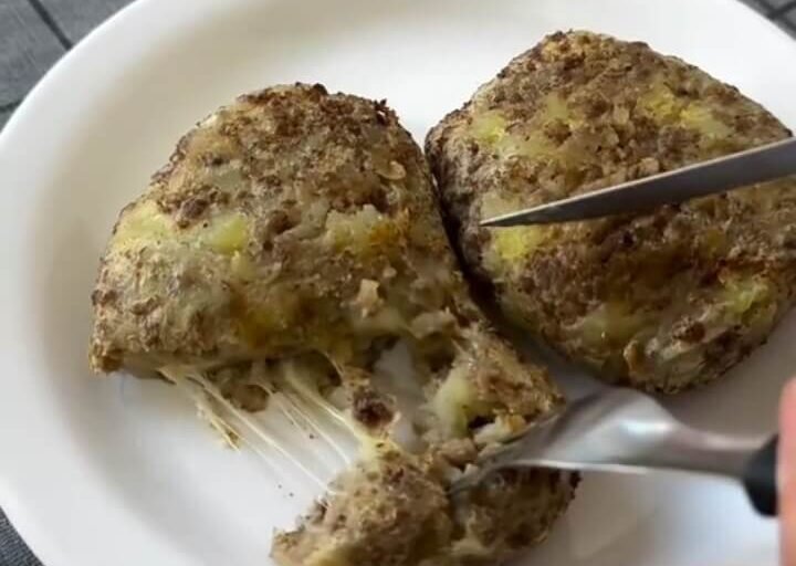 Batata Recheada na Air Fryer: crocante por fora, cremosa por dentro e super proteica!"