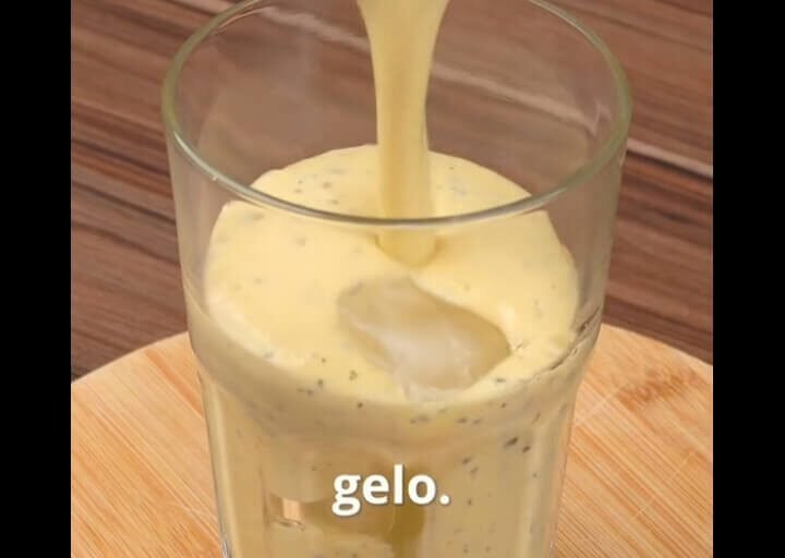 🥭 Smoothie de Maracujá Cremoso e Refrescante – Receita Rápida e Saudável! 🍌✨