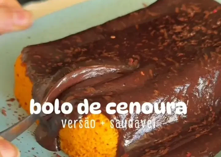 🥕 Bolo de Cenoura Saudável com Chocolate Cremoso – Fofinho e Sem Açúcar