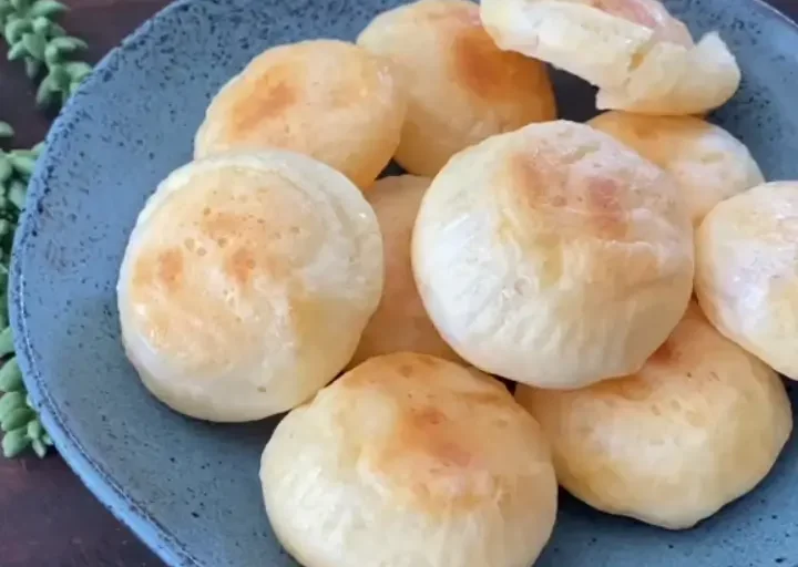 Pão de Queijo com Apenas 2 Ingredientes – Receita Fácil e Deliciosa! 🧀🍞