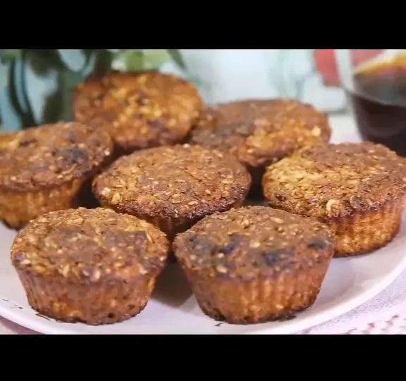 🍌🍫 Bolo de Banana com Aveia e Chocolate – Saudável, Sem Glúten e Irresistível!