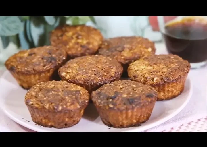 🍌🍫 Bolo de Banana com Aveia e Chocolate – Saudável, Sem Glúten e Irresistível!