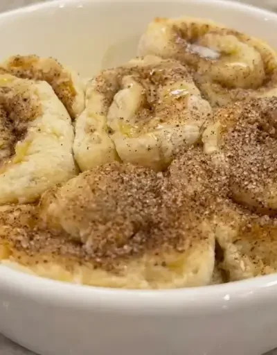 🎄✨ Cinnamon Roll Fit de Banana — 100 kcal cada 🤌