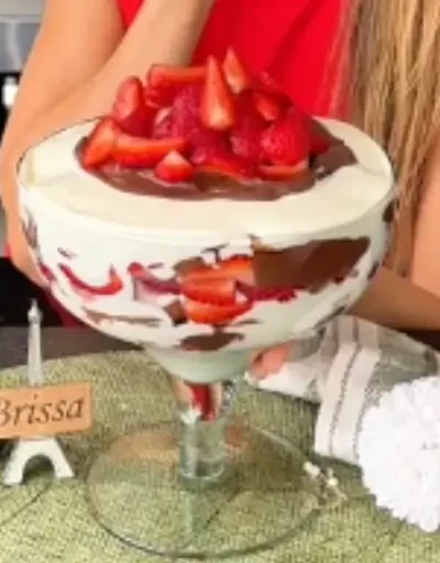 pavê saudável com bolacha champanhe caseira ❤️🍓🍫