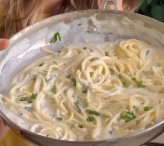 🍝🧀 Macarrão ao Molho Branco FIT