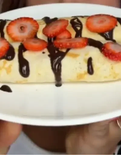 Crepe de Morango com Leite em Pó Fit