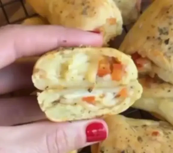 🧀🍅 Enroladinho Sem Glúten de Queijo, Tomate e Orégano (Fit e Versátil)