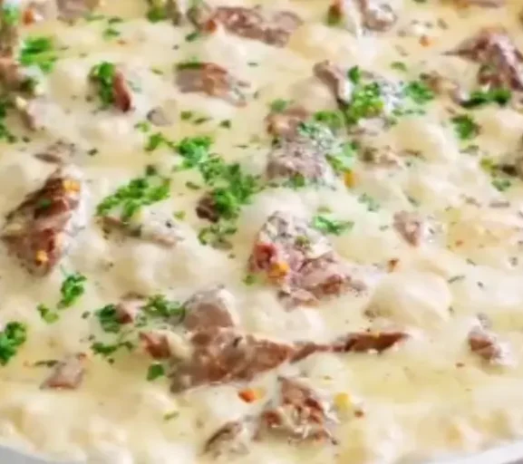 🥩🧀 TIRAS DE CARNE AO MOLHO DE QUEIJOS FIT