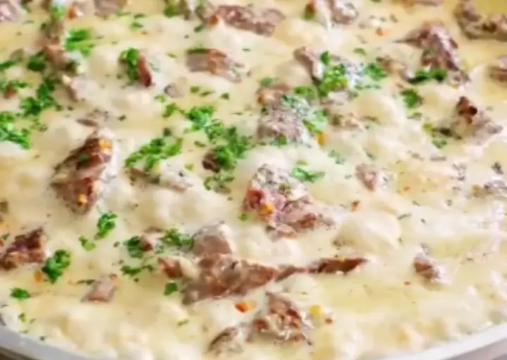 🥩🧀 TIRAS DE CARNE AO MOLHO DE QUEIJOS FIT