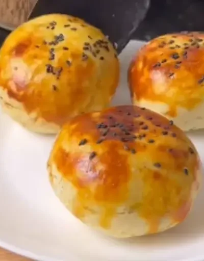 pãozinho de batata fit recheado com frango