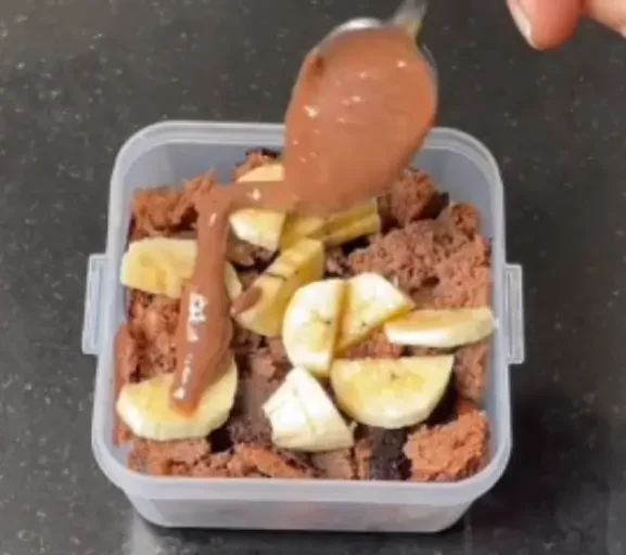 bolo de pote fit de banana com cacau