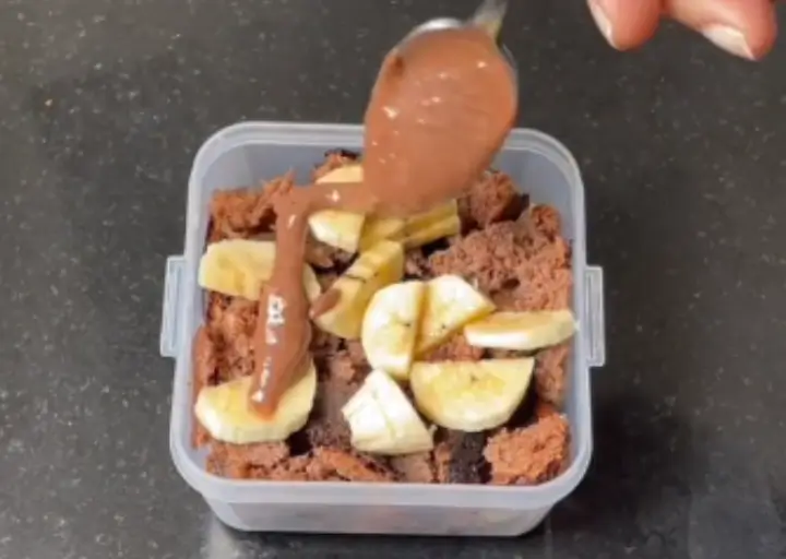 bolo de pote fit de banana com cacau