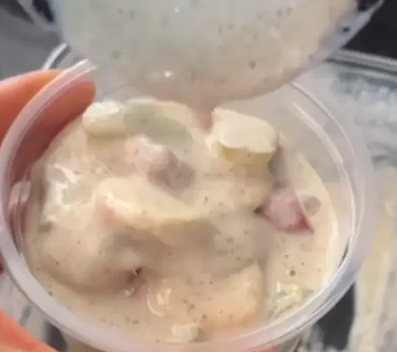 Salada de frutas com creme