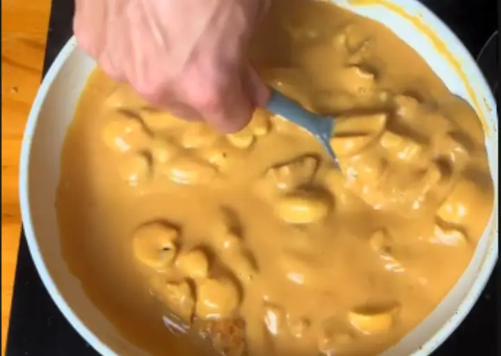 🍗✨ Strogonoff de Frango Saudável e Cremoso (Sem Creme de Leite)