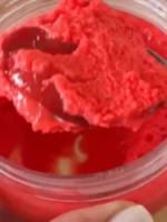 🍓🍮 Sobremesa Gelada Fit de Gelatina e Iogurte (Apenas 14 kcal por Porção)
