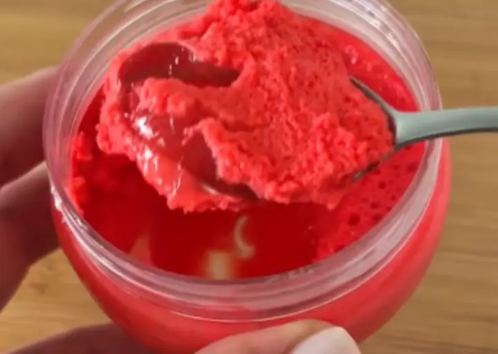 🍓🍮 Sobremesa Gelada Fit de Gelatina e Iogurte (Apenas 14 kcal por Porção)