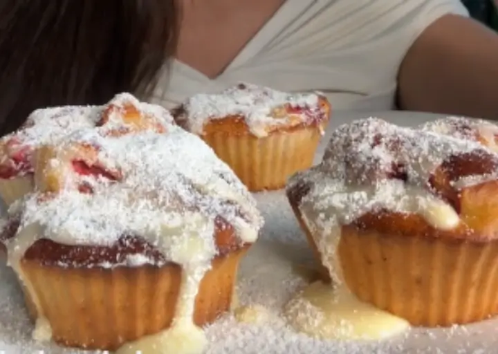 Muffin de Leite Ninho Fit com Morango