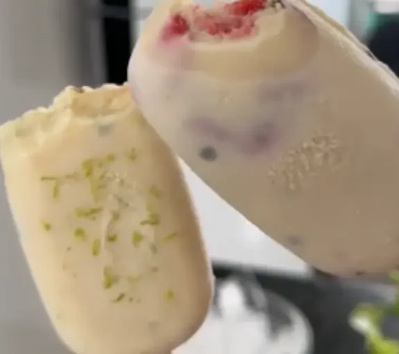 🍓🍋🍦 PICOLÉ PROTEICO DE MORANGO & LIMÃO